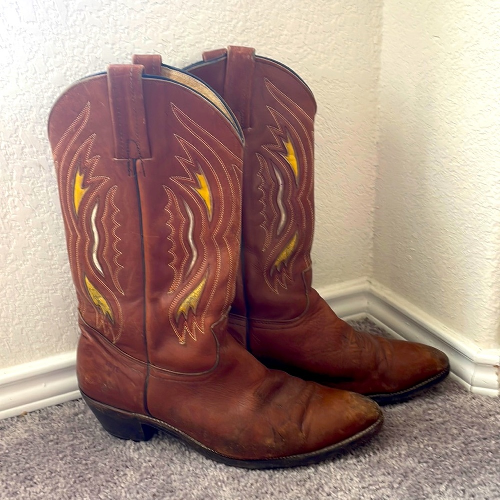 Vintage Mens Frye cowboy boots. Size 12 D *They have been professionally resoled